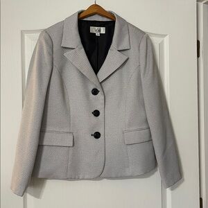 Le Suit Black and White Blazer